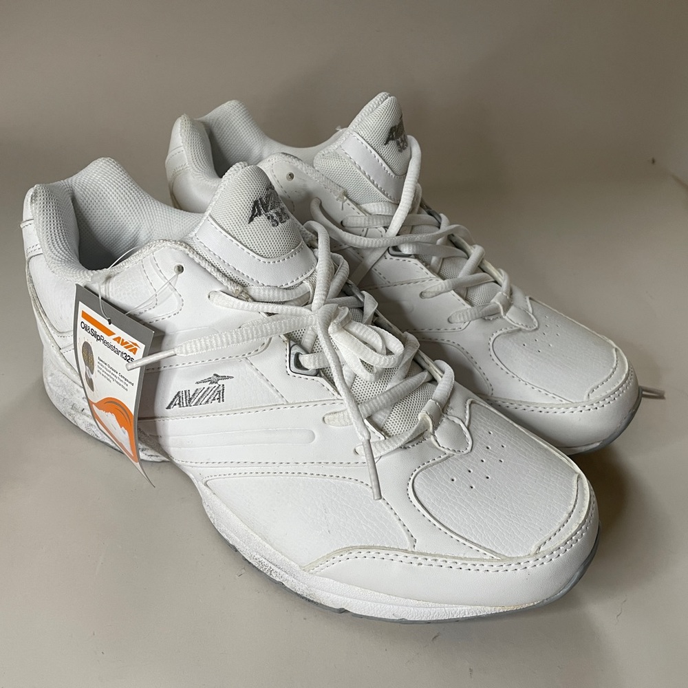 Avia men’s athletic shoes - size 11   NEW!